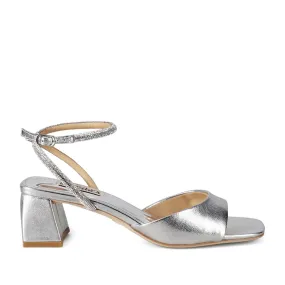 Badgley Mischka Women's Infinity II in Silver