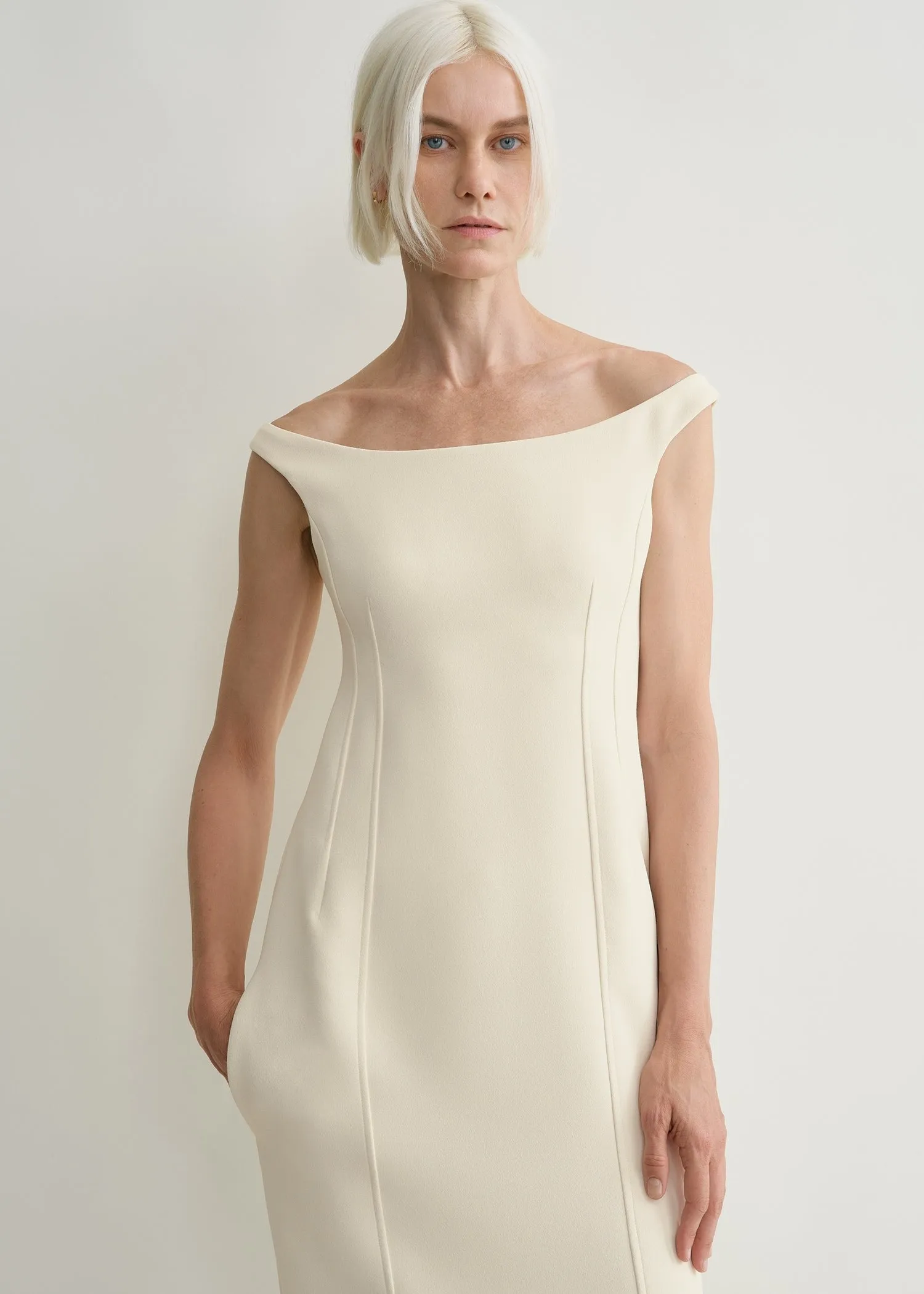 Curved off-shoulder dress eggnog