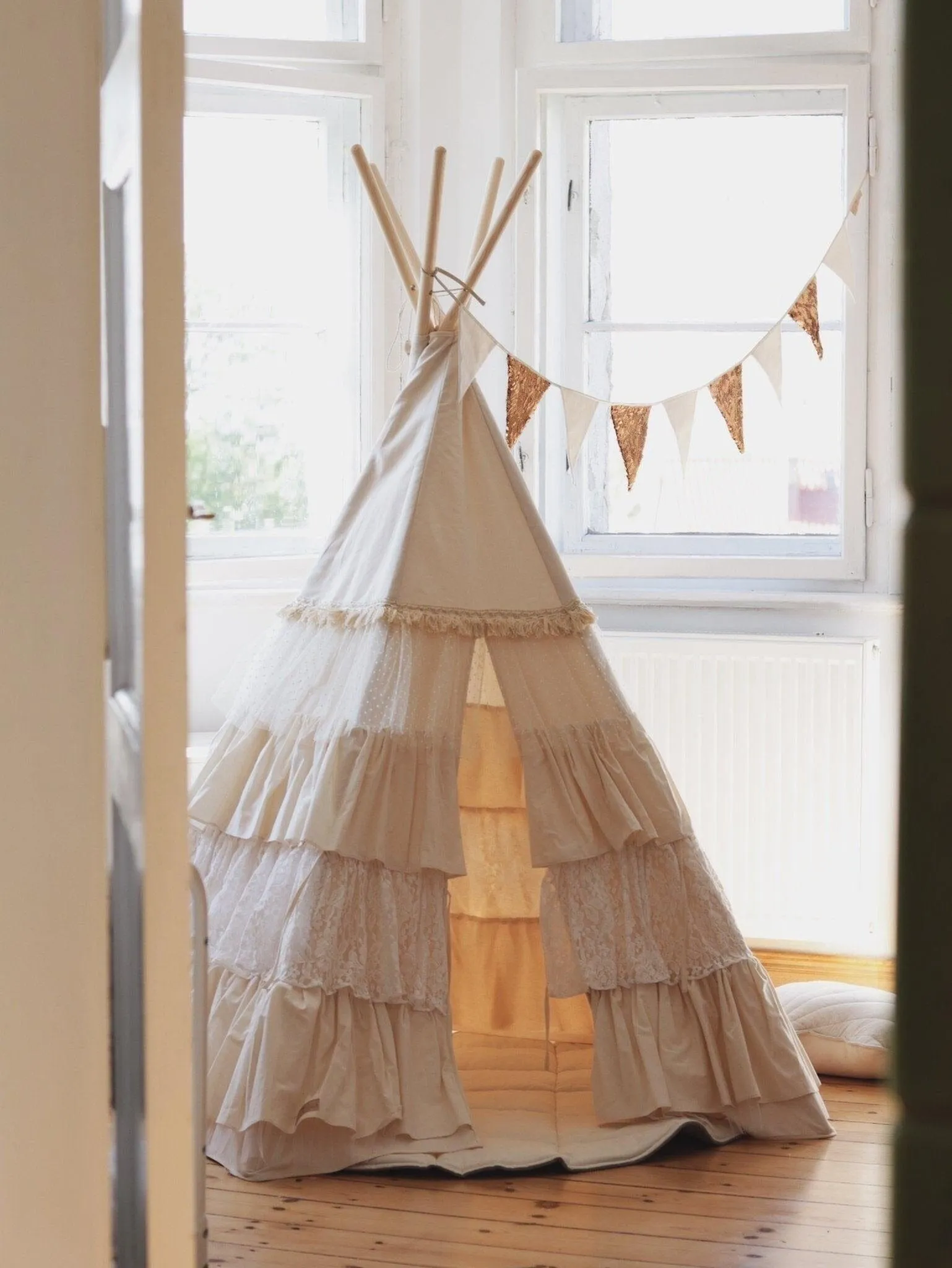 Shabby Chic Teepee Tent with Frills